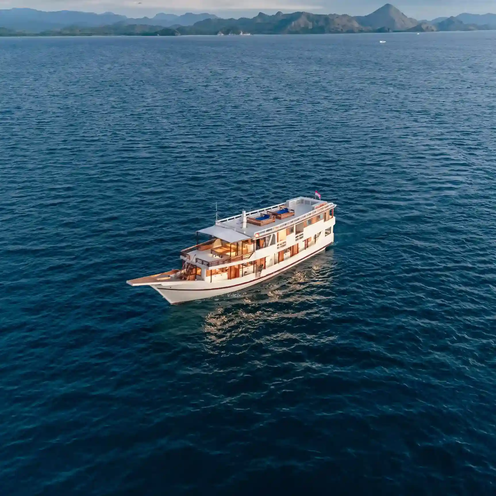 VIP VIII — 25m Phinisi Liveaboard