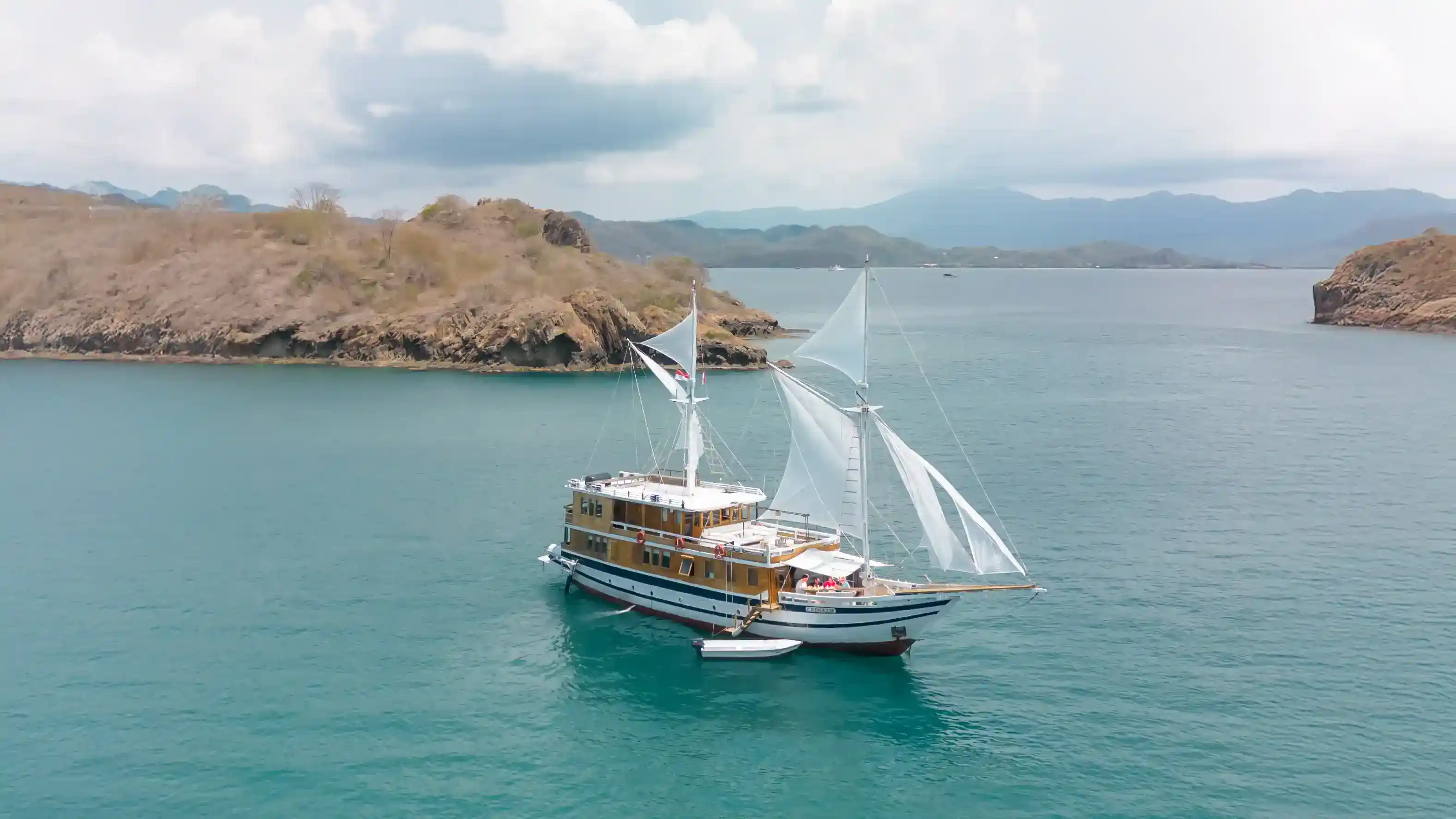 VIP XI — 34m Phinisi Liveaboard