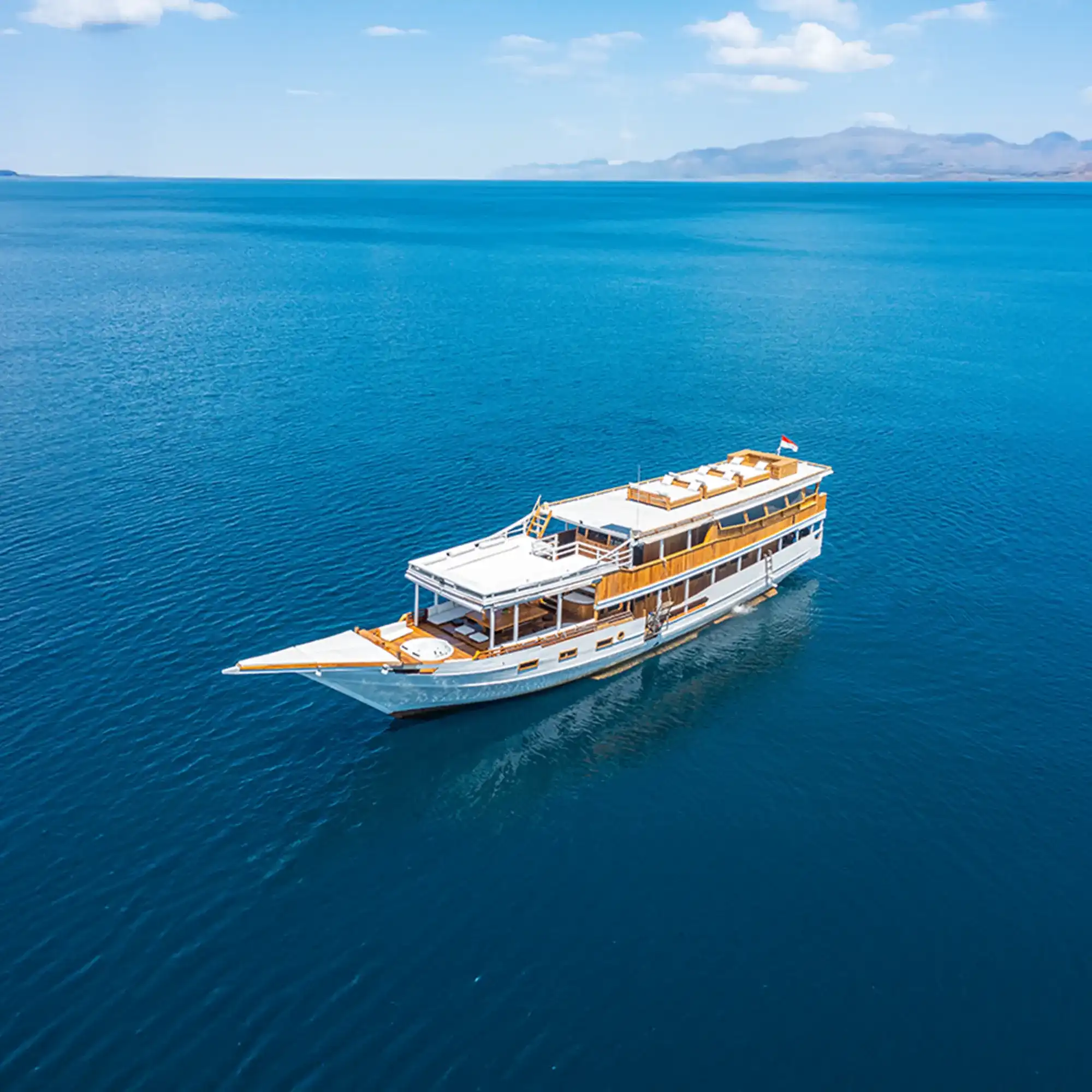 VIP IX — 30m Phinisi Liveaboard