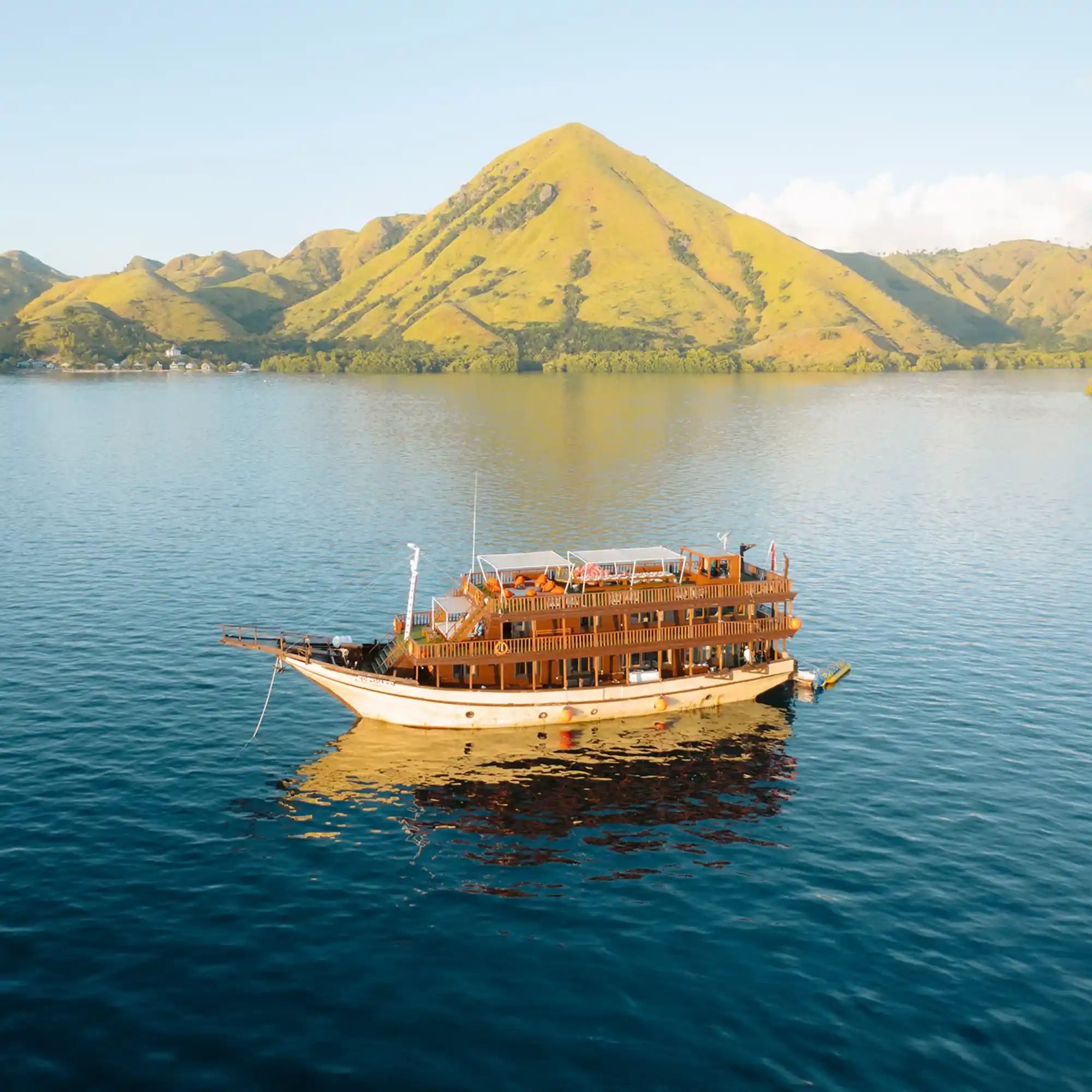 VIP IV — 38m Phinisi Liveaboard