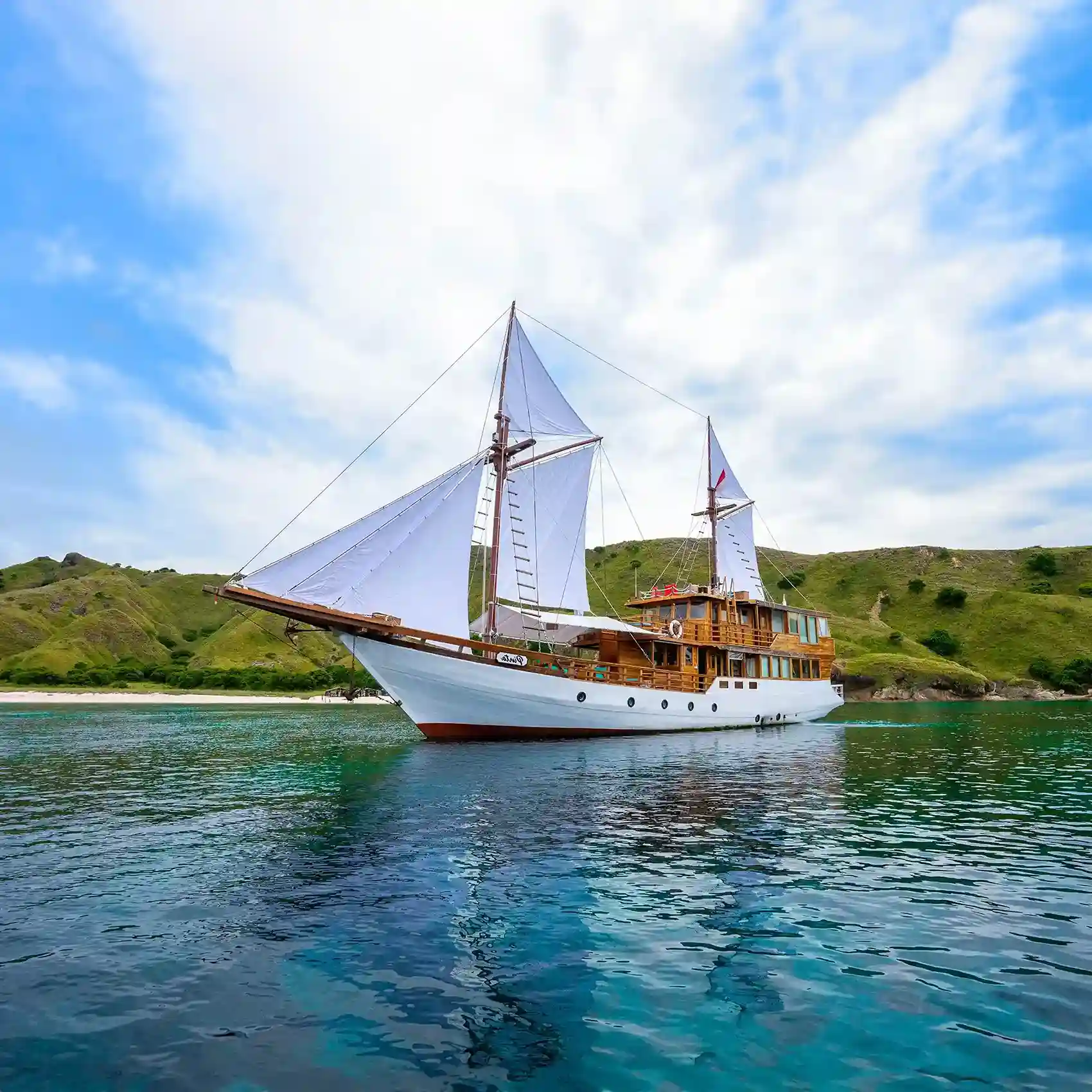 VIP VII — 30m Phinisi Liveaboard